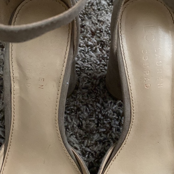 Heels - Picture 7 of 7